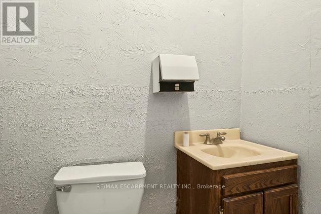 196 1/2 Kenilworth Avenue N, Hamilton, ON