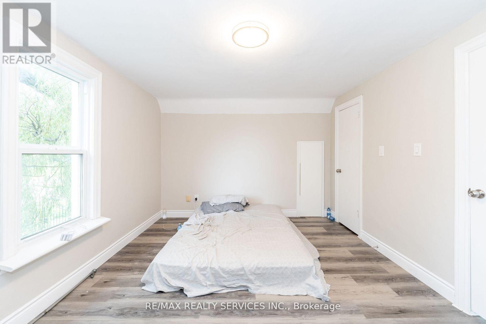 2178 Highway 6, Hamilton, ON - Indoor