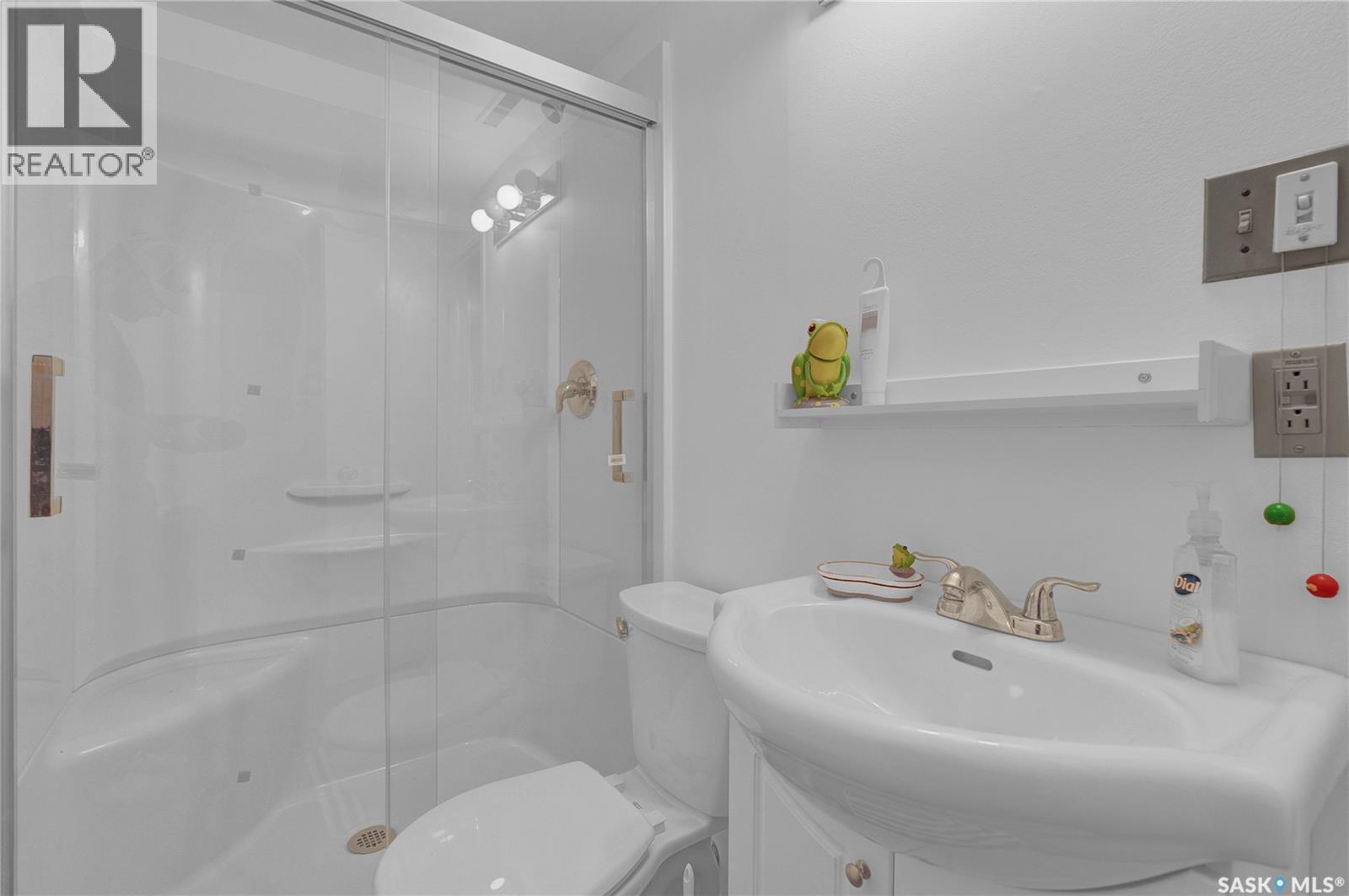 3047 Whitmore Avenue, Regina, SK - Indoor Photo Showing Bathroom