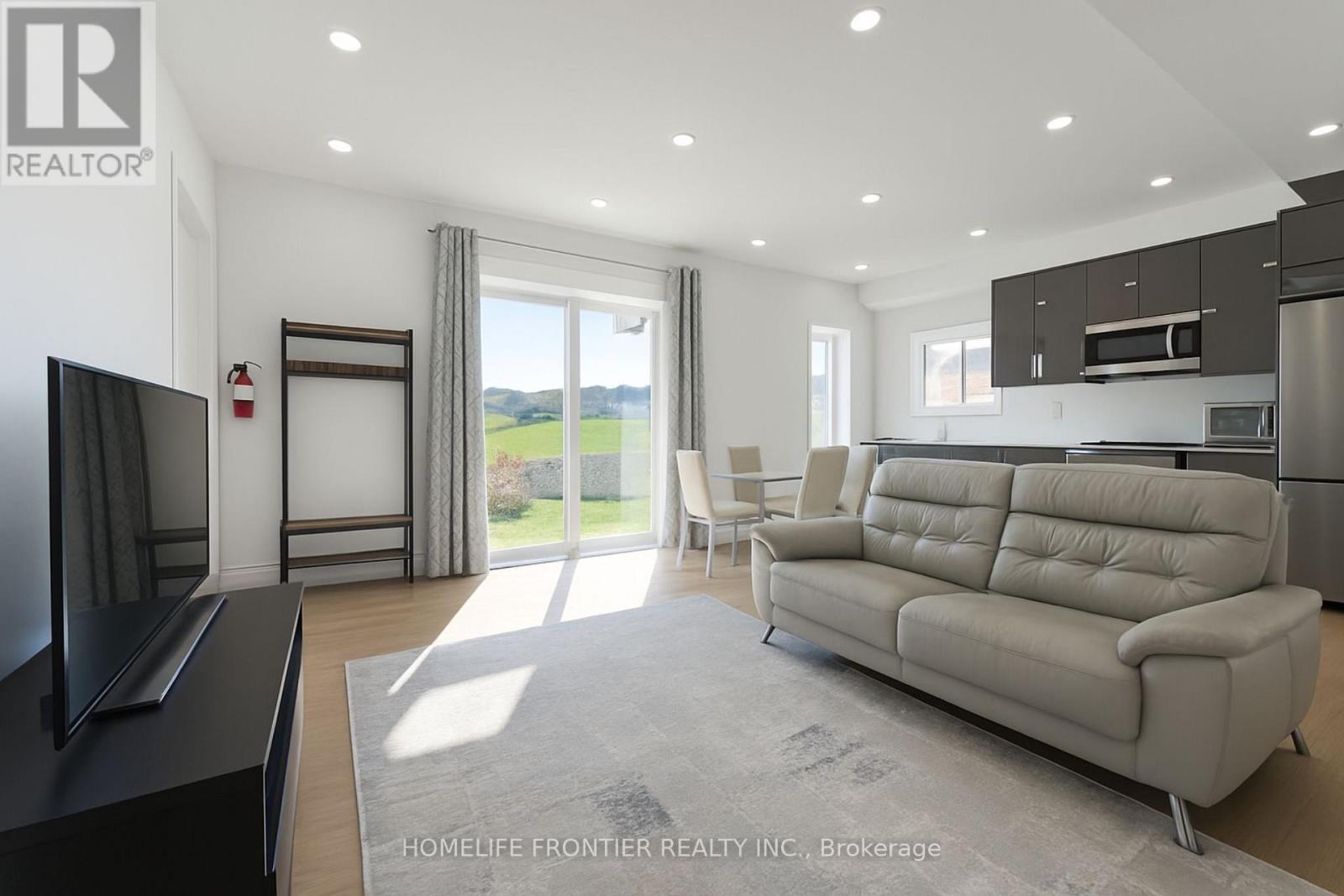 #2 - 43 Kenneth Ross Bend, East Gwillimbury, ON