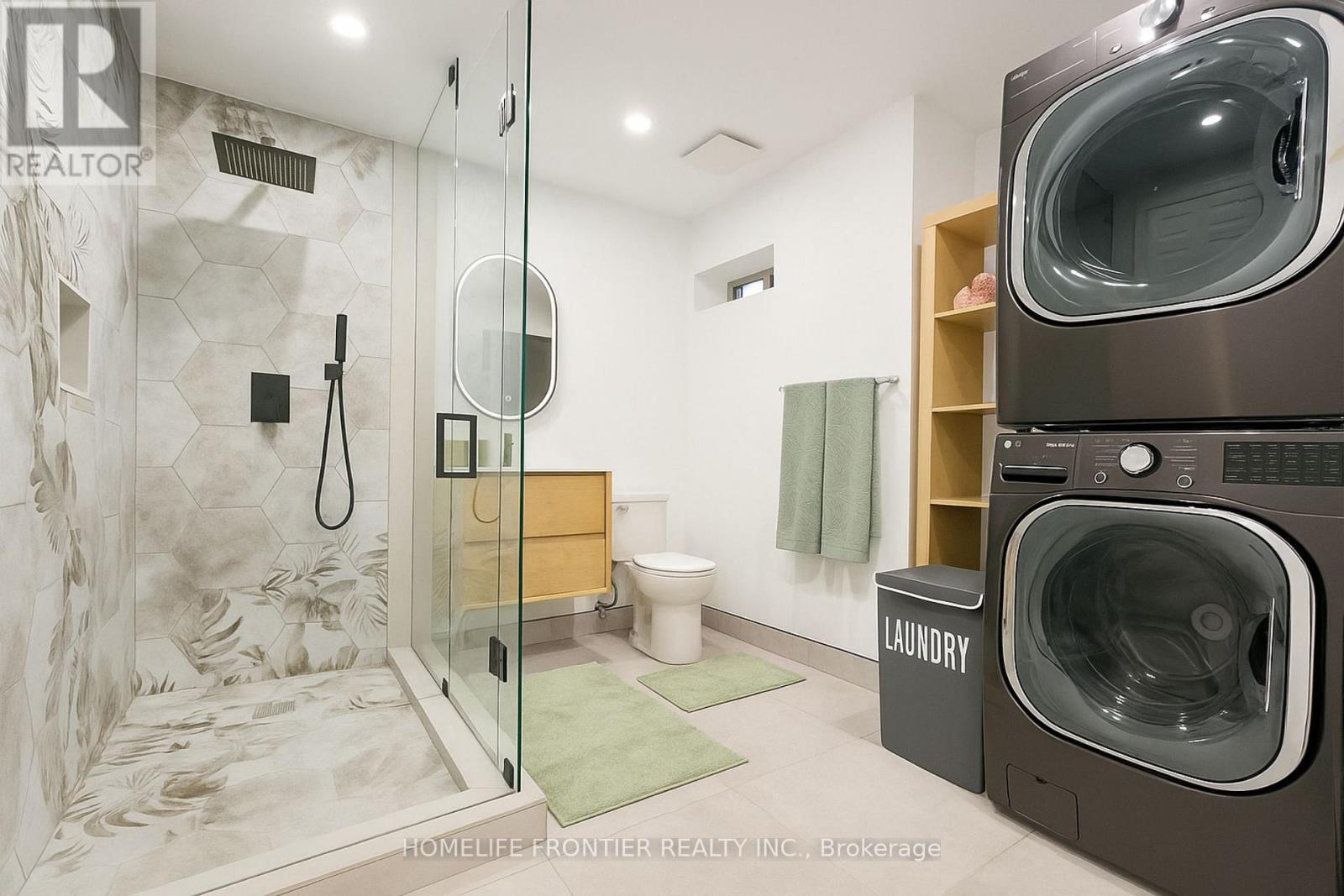 #2 - 43 Kenneth Ross Bend, East Gwillimbury, ON