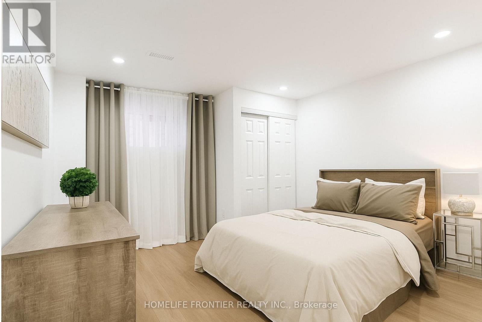 #2 - 43 Kenneth Ross Bend, East Gwillimbury, ON