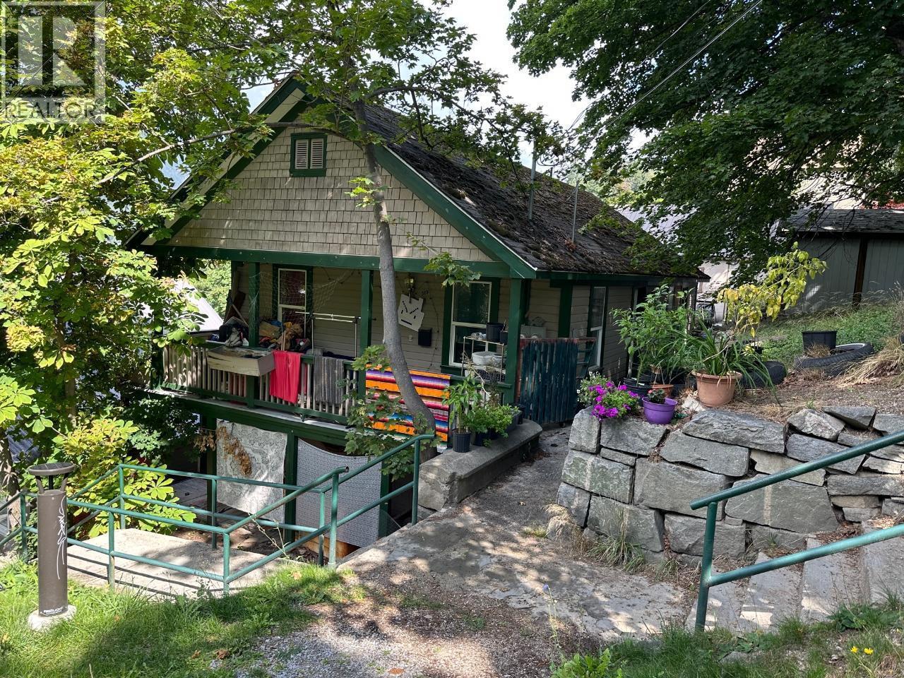 519 Hall Street, Nelson, BC - Outdoor With Deck Patio Veranda