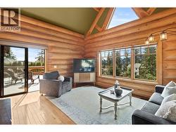 3667 Braelyn Road Tappen, BC V0E 2X1