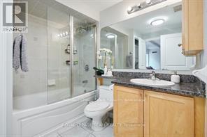 701 - 570 Laurier Avenue W, Ottawa, ON - Indoor Photo Showing Bathroom