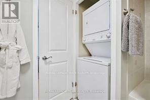 701 - 570 Laurier Avenue W, Ottawa, ON - Indoor Photo Showing Laundry Room