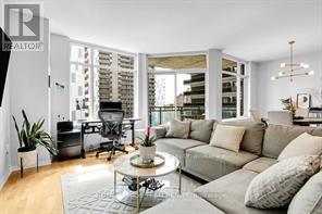 701 - 570 Laurier Avenue W, Ottawa, ON - Indoor Photo Showing Living Room