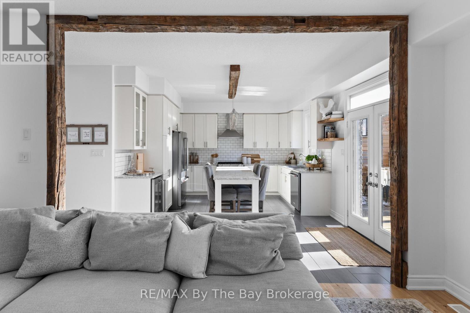 77 Lockerbie Crescent, Collingwood, ON - Indoor Photo Showing Living Room With Fireplace
