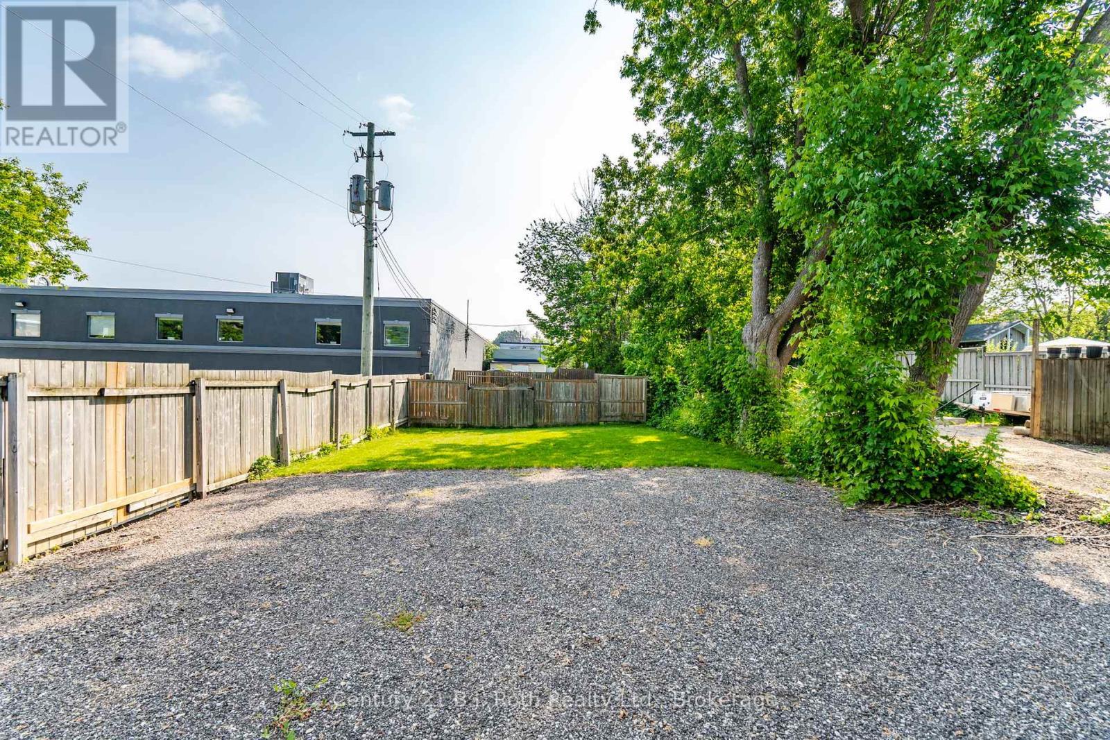 parking space - 339 First Street, Midland, ON