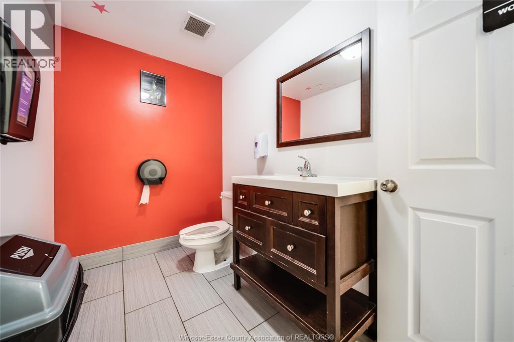 325 Ouellette Avenue, Windsor, ON