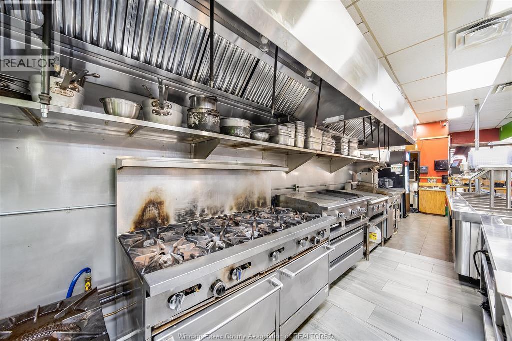 16 Talbot Street East, Leamington, ON