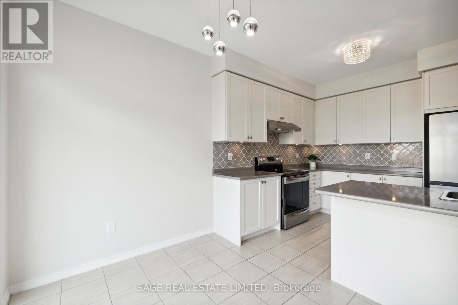 5 Legacy Lane, Thorold, ON - Indoor Photo Showing Kitchen
