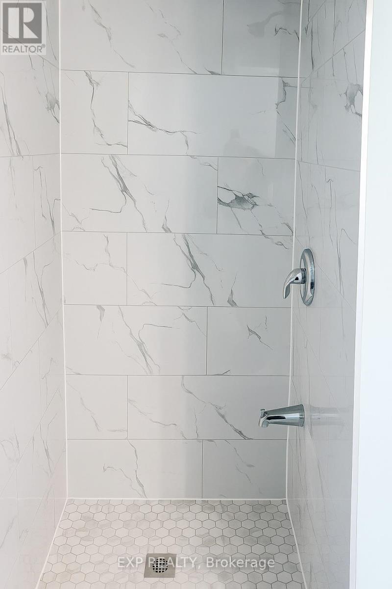 Lower - 960 Bianca Court, Kitchener, ON - Photo Showing Bathroom