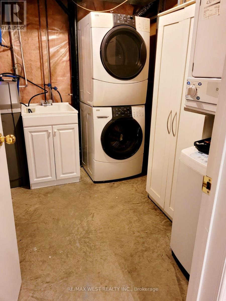 Basement - 470 Flannery Drive, Centre Wellington, ON - Indoor Photo Showing Laundry Room