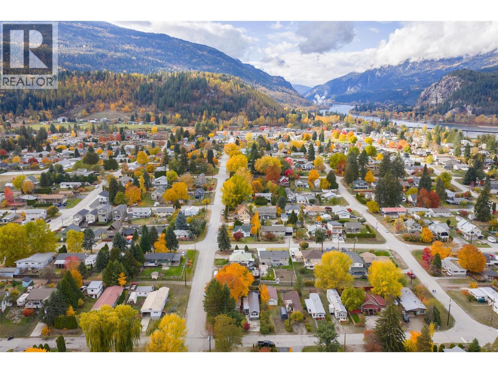 320 3Rd Avenue, Castlegar, BC