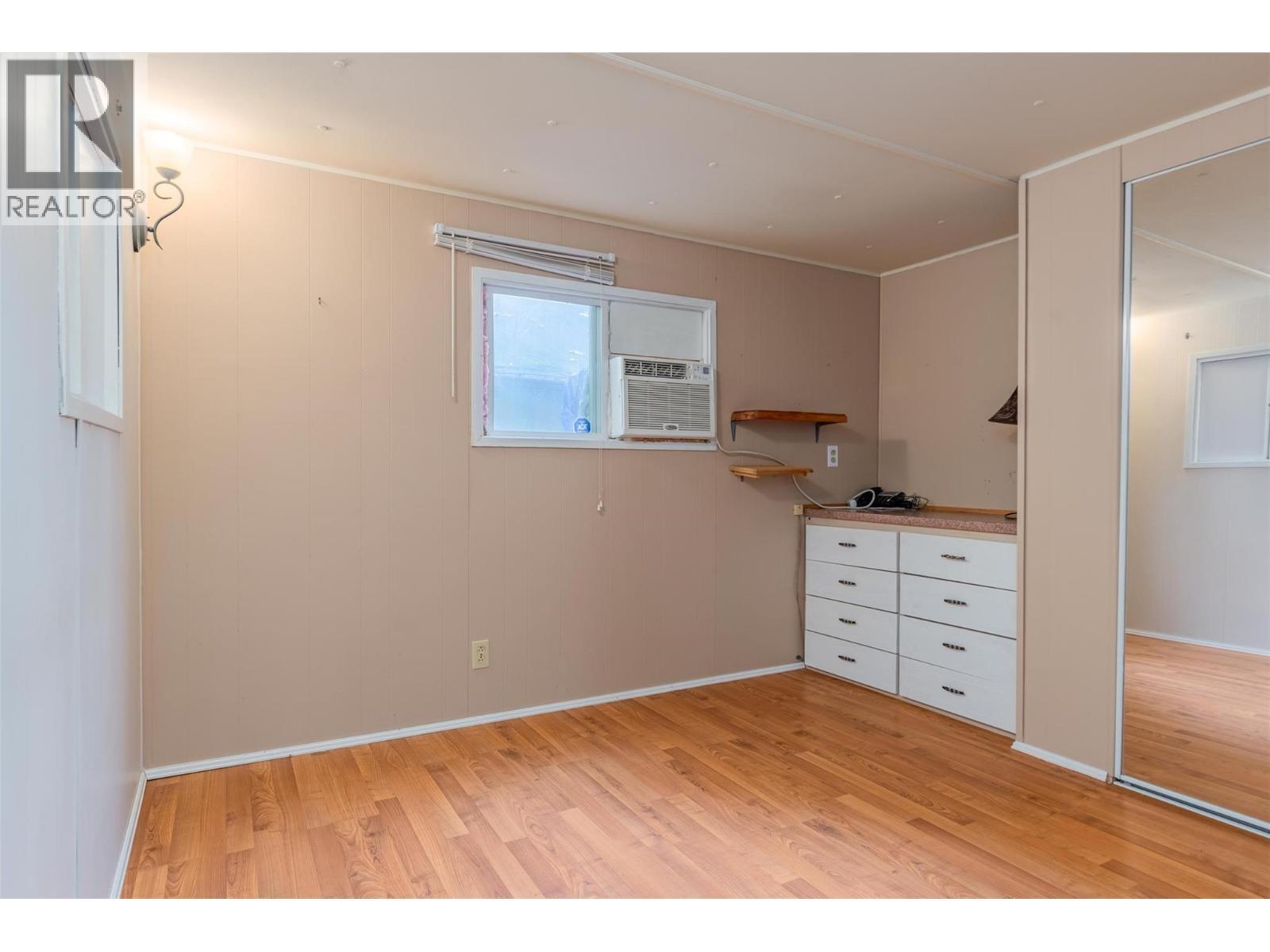 320 3Rd Avenue, Castlegar, BC