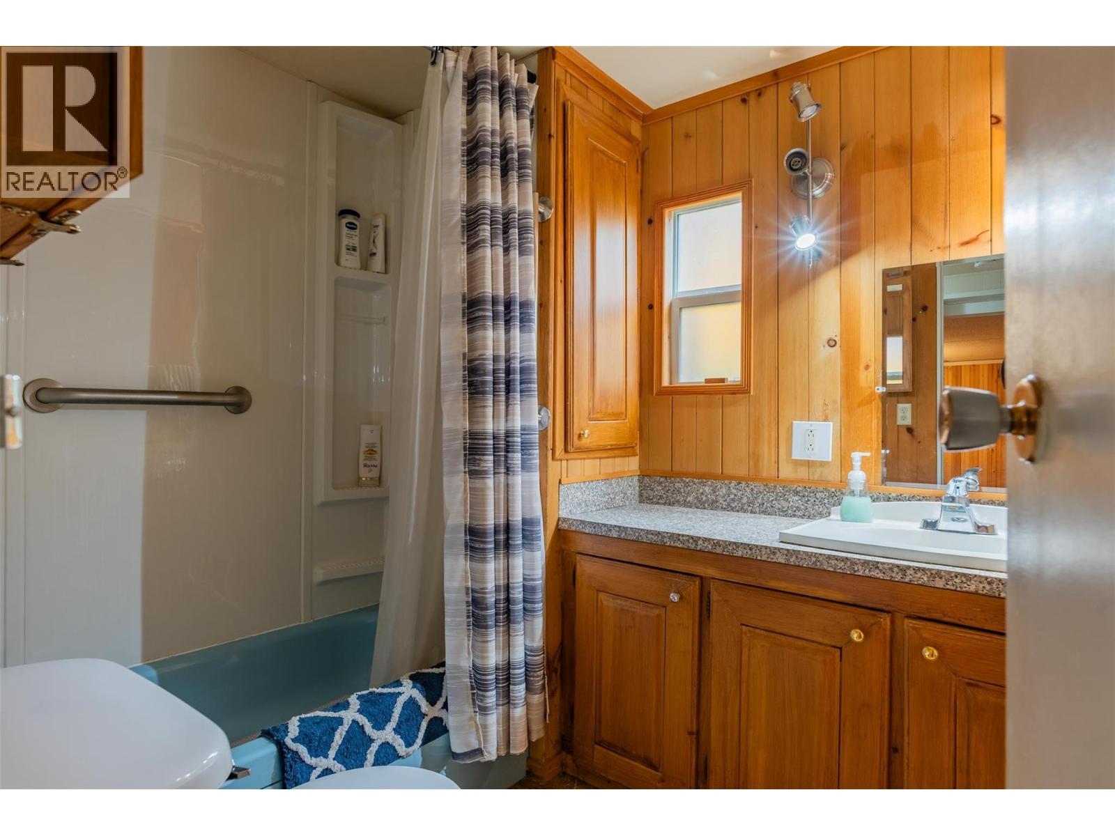 320 3Rd Avenue, Castlegar, BC