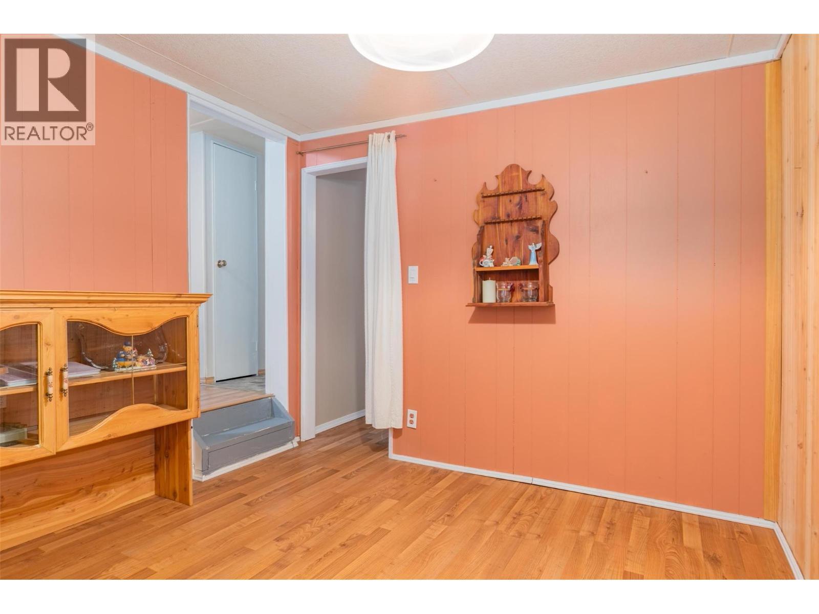 320 3Rd Avenue, Castlegar, BC