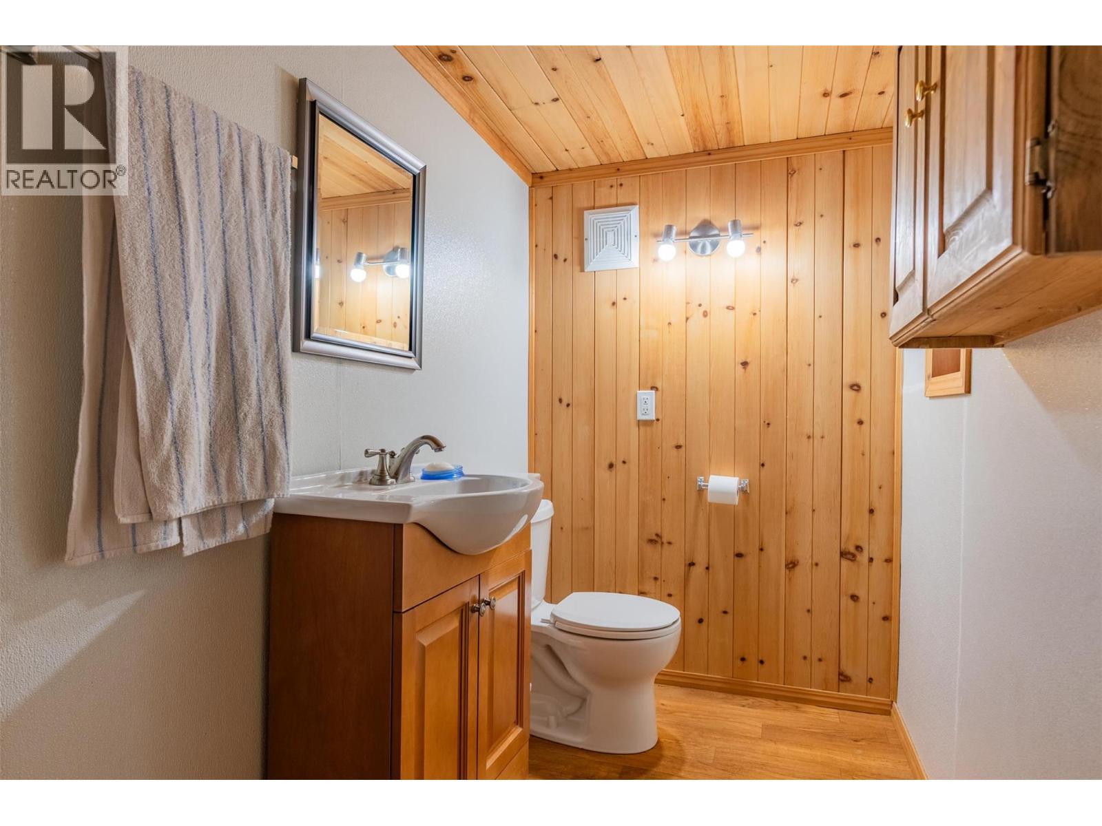 320 3Rd Avenue, Castlegar, BC