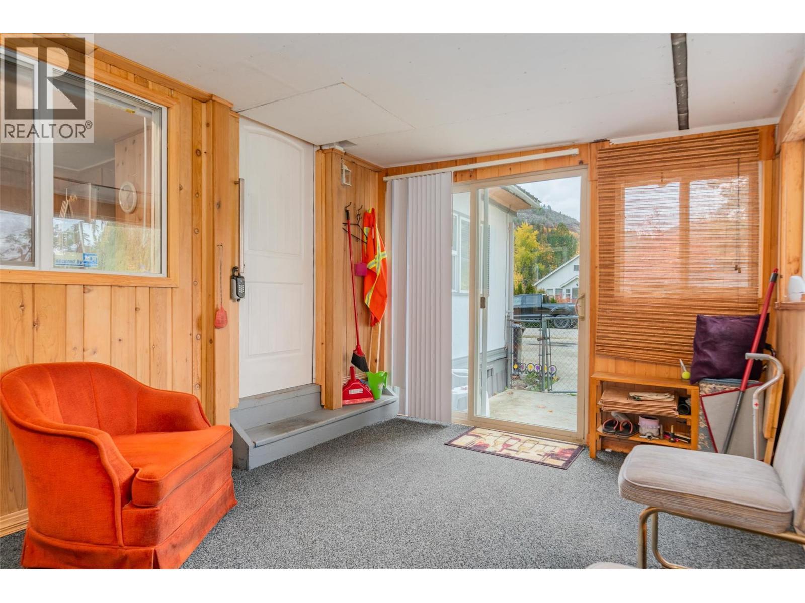 320 3Rd Avenue, Castlegar, BC