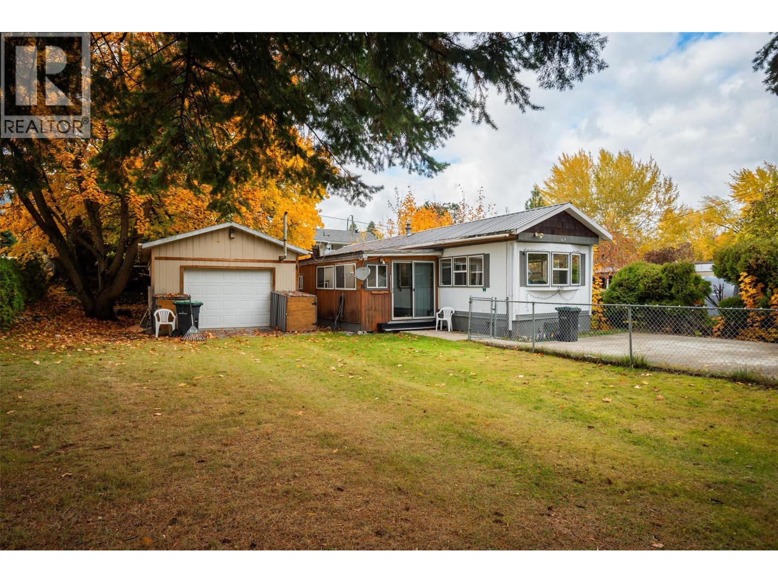 320 3Rd Avenue, Castlegar, BC
