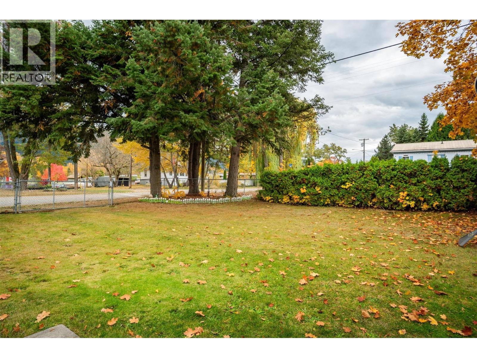 320 3Rd Avenue, Castlegar, BC