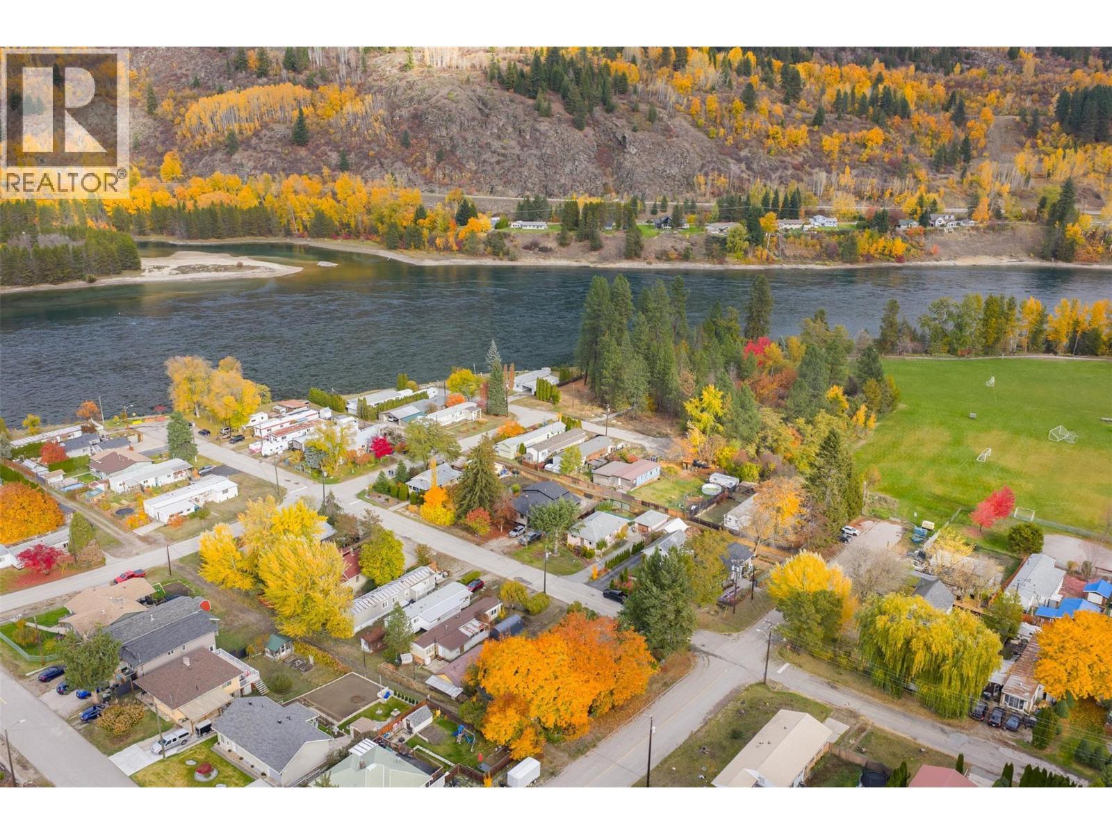 320 3Rd Avenue, Castlegar, BC