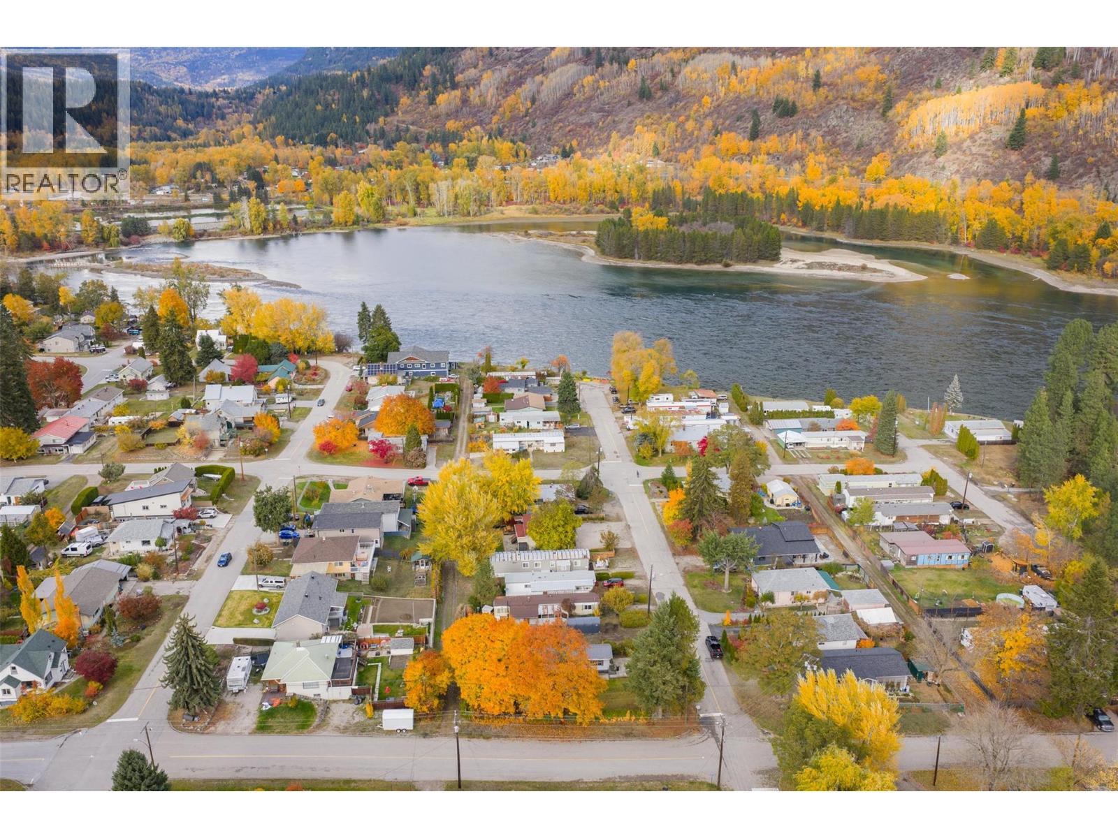 320 3Rd Avenue, Castlegar, BC