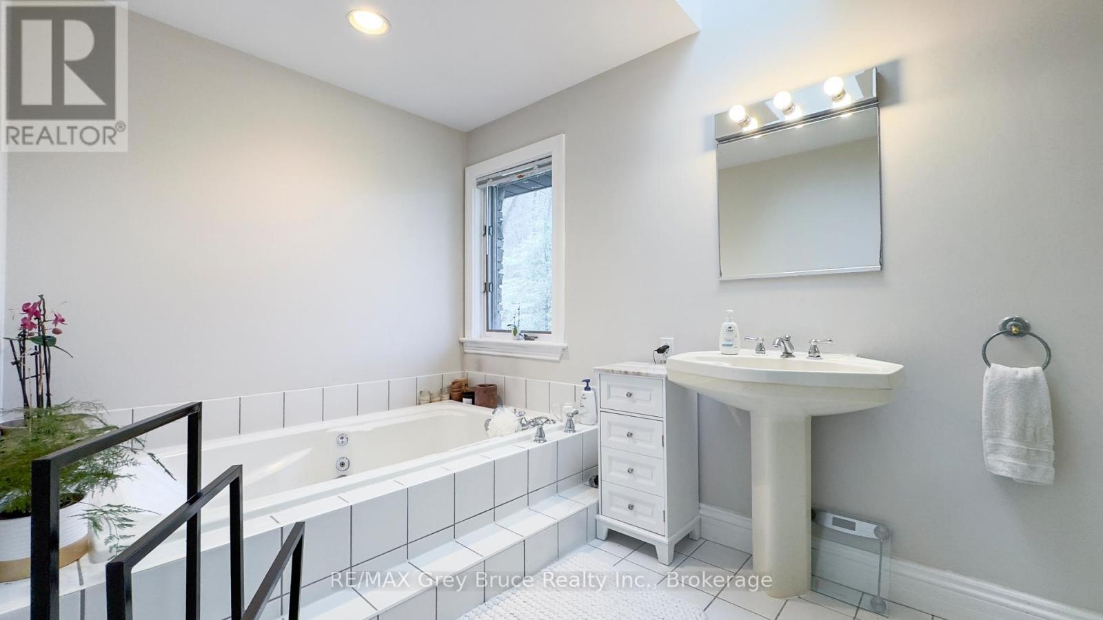 128 Thornridge Road, Meaford, ON - Indoor Photo Showing Bathroom