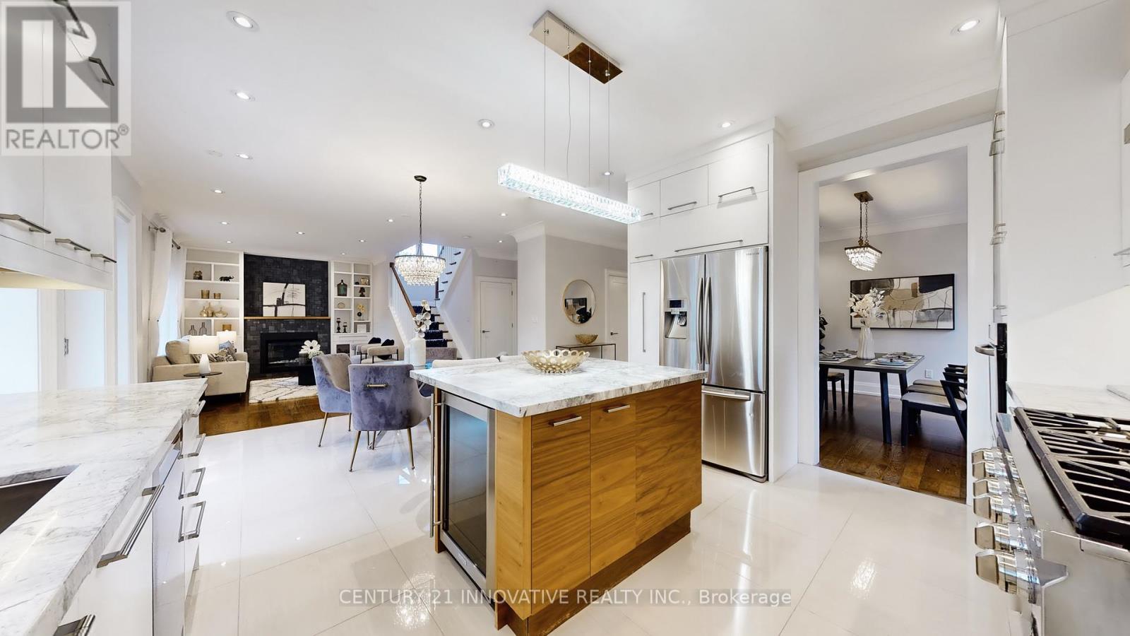 1 Dustan Crescent, Toronto, ON - Indoor Photo Showing Kitchen With Upgraded Kitchen