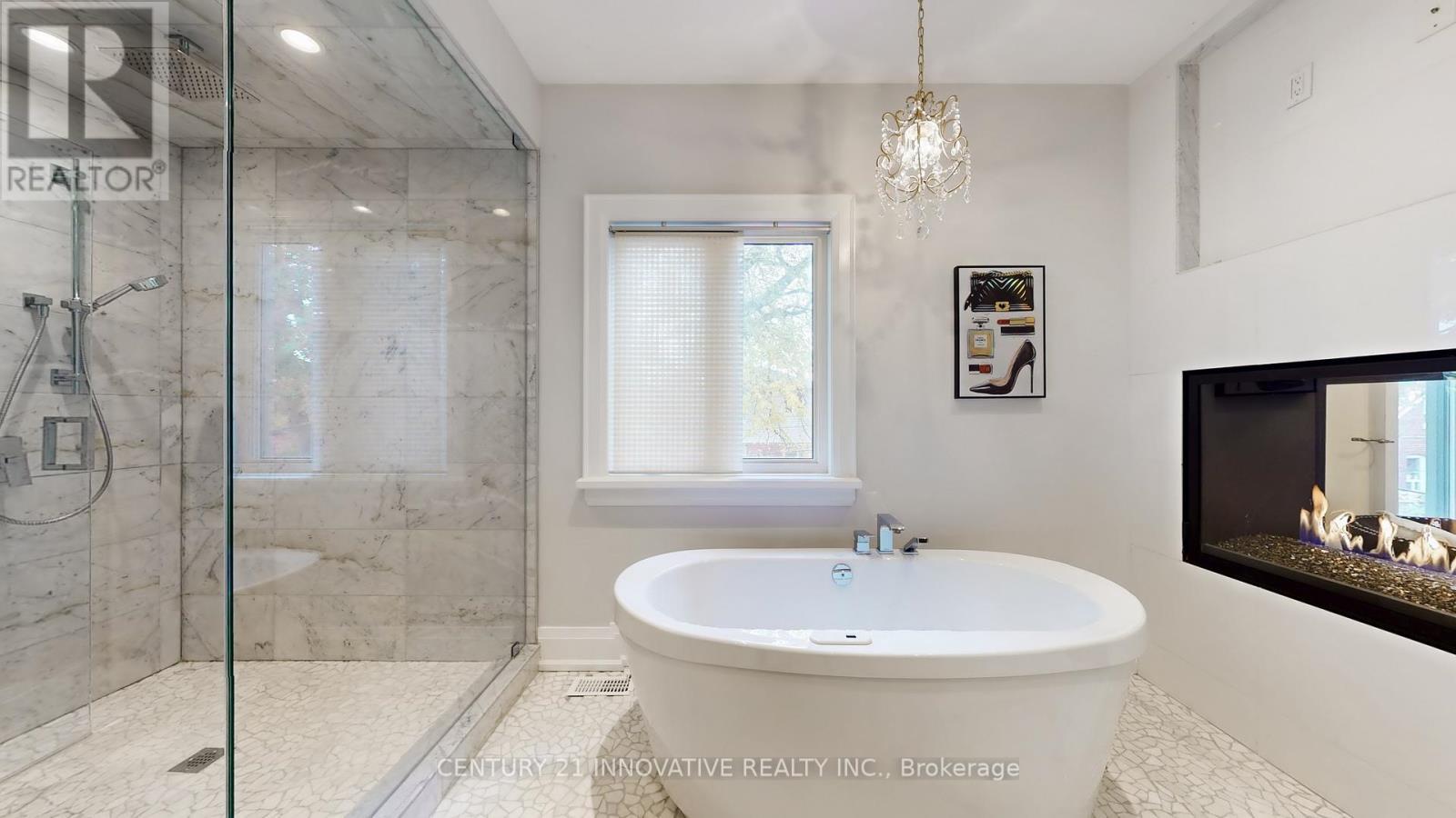 1 Dustan Crescent, Toronto, ON - Indoor Photo Showing Bathroom