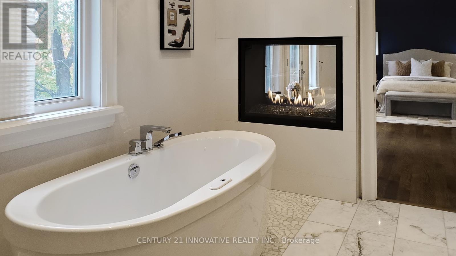 1 Dustan Crescent, Toronto, ON - Indoor Photo Showing Bathroom