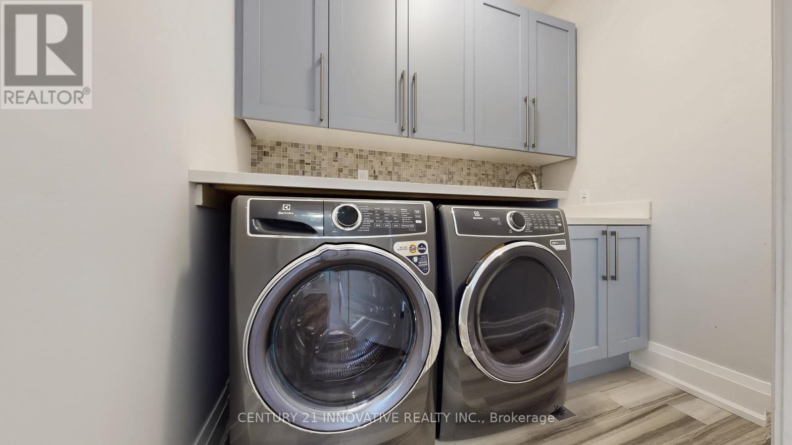 1 Dustan Crescent, Toronto, ON - Indoor Photo Showing Laundry Room