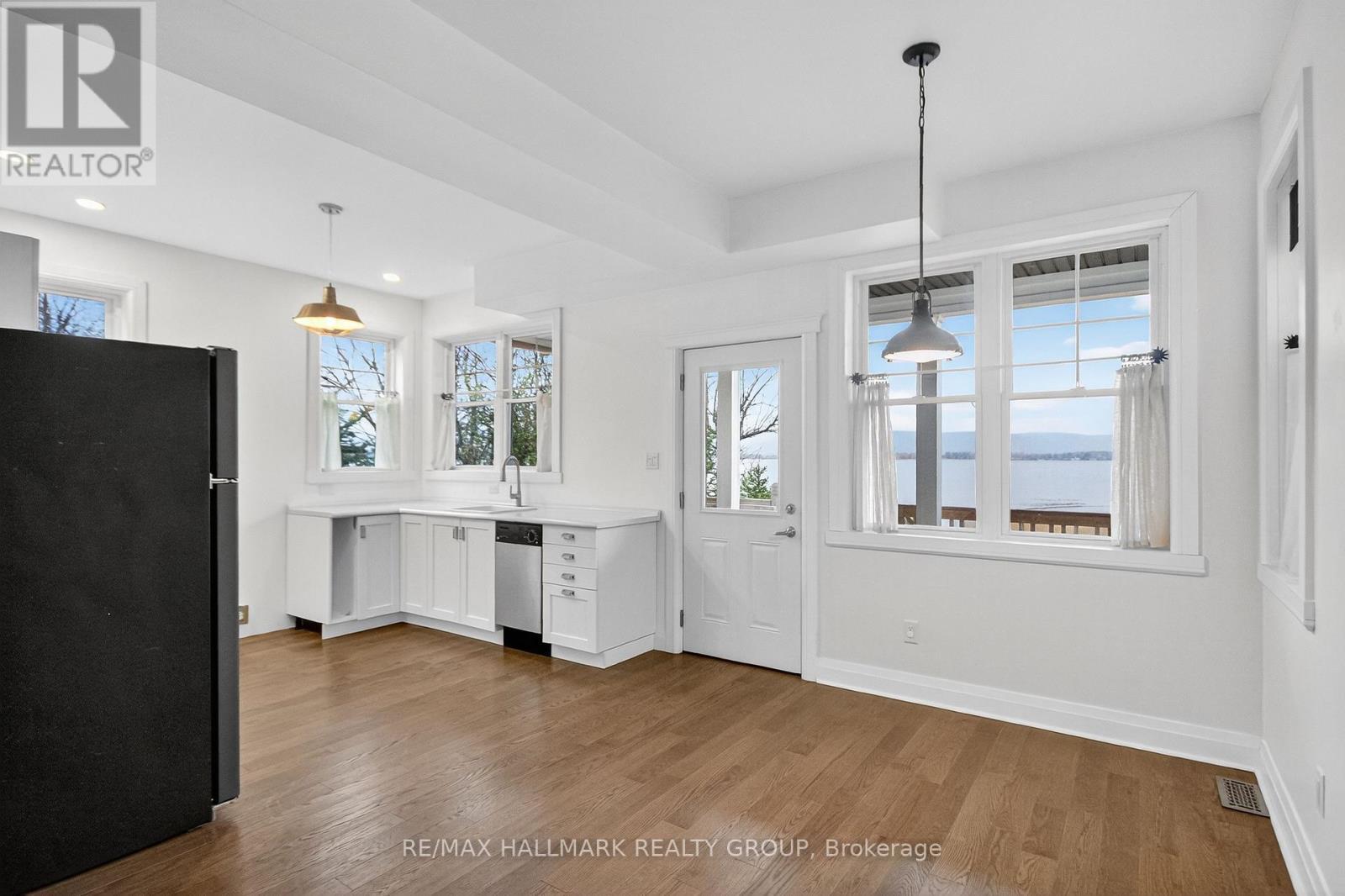 500 Bayview Drive, Ottawa, ON - Indoor Photo Showing Other Room