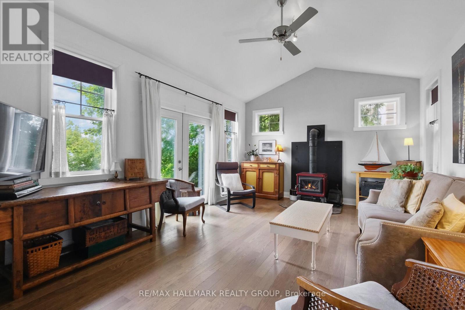 500 Bayview Drive, Ottawa, ON - Indoor