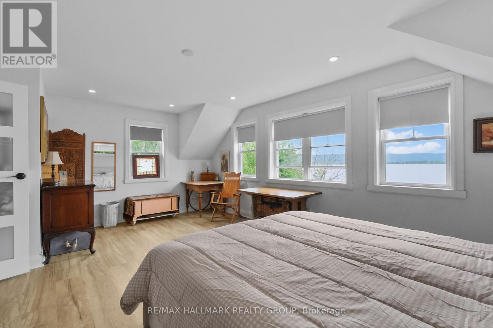 500 Bayview Drive, Ottawa, ON - Indoor Photo Showing Bedroom