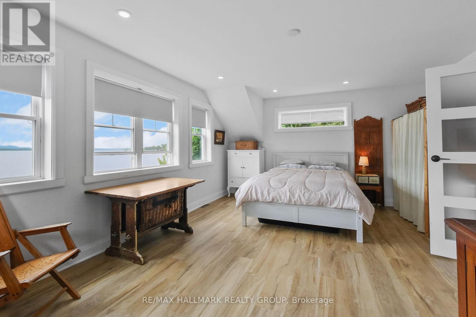 500 Bayview Drive, Ottawa, ON - Indoor Photo Showing Bedroom