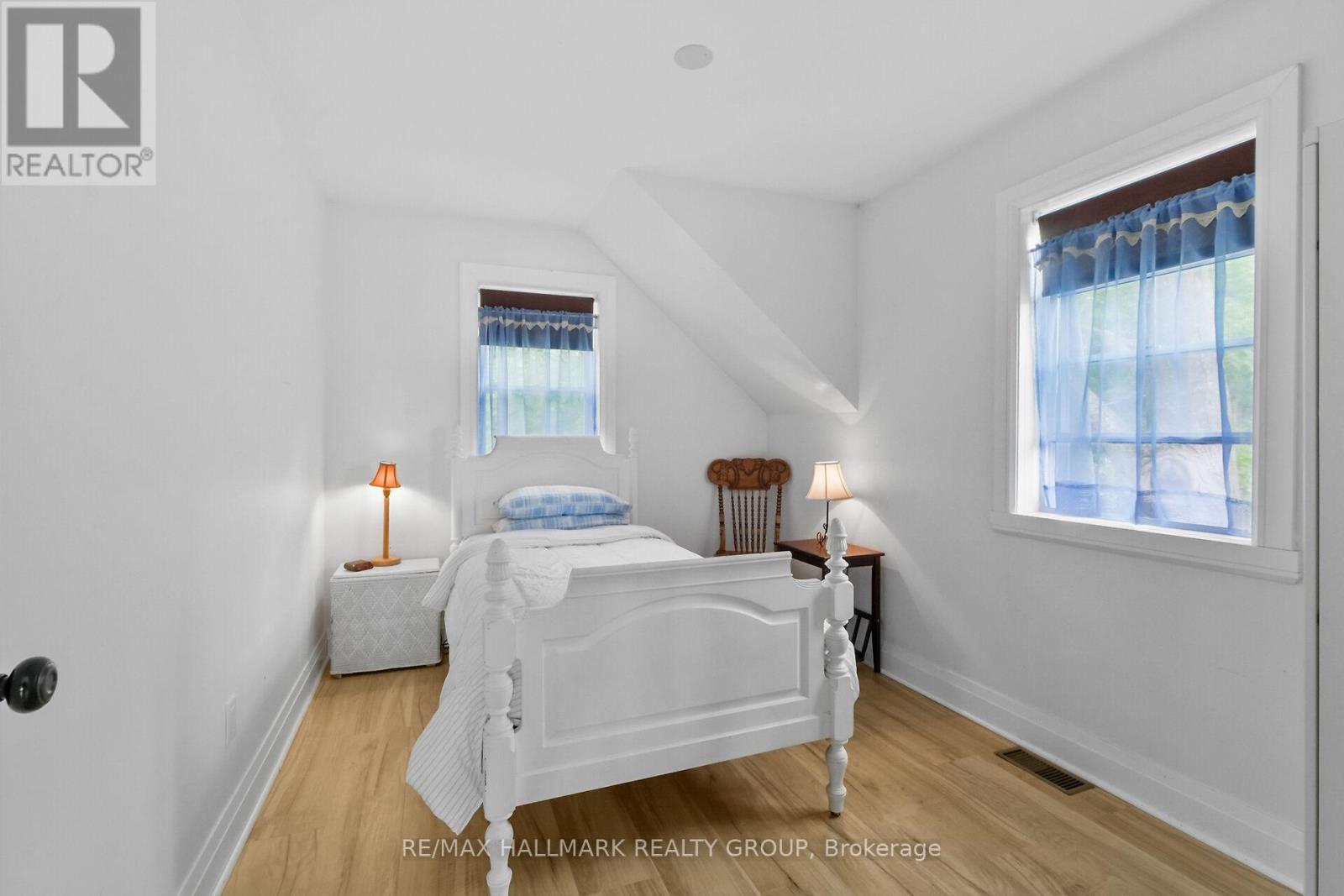 500 Bayview Drive, Ottawa, ON - Indoor Photo Showing Bedroom