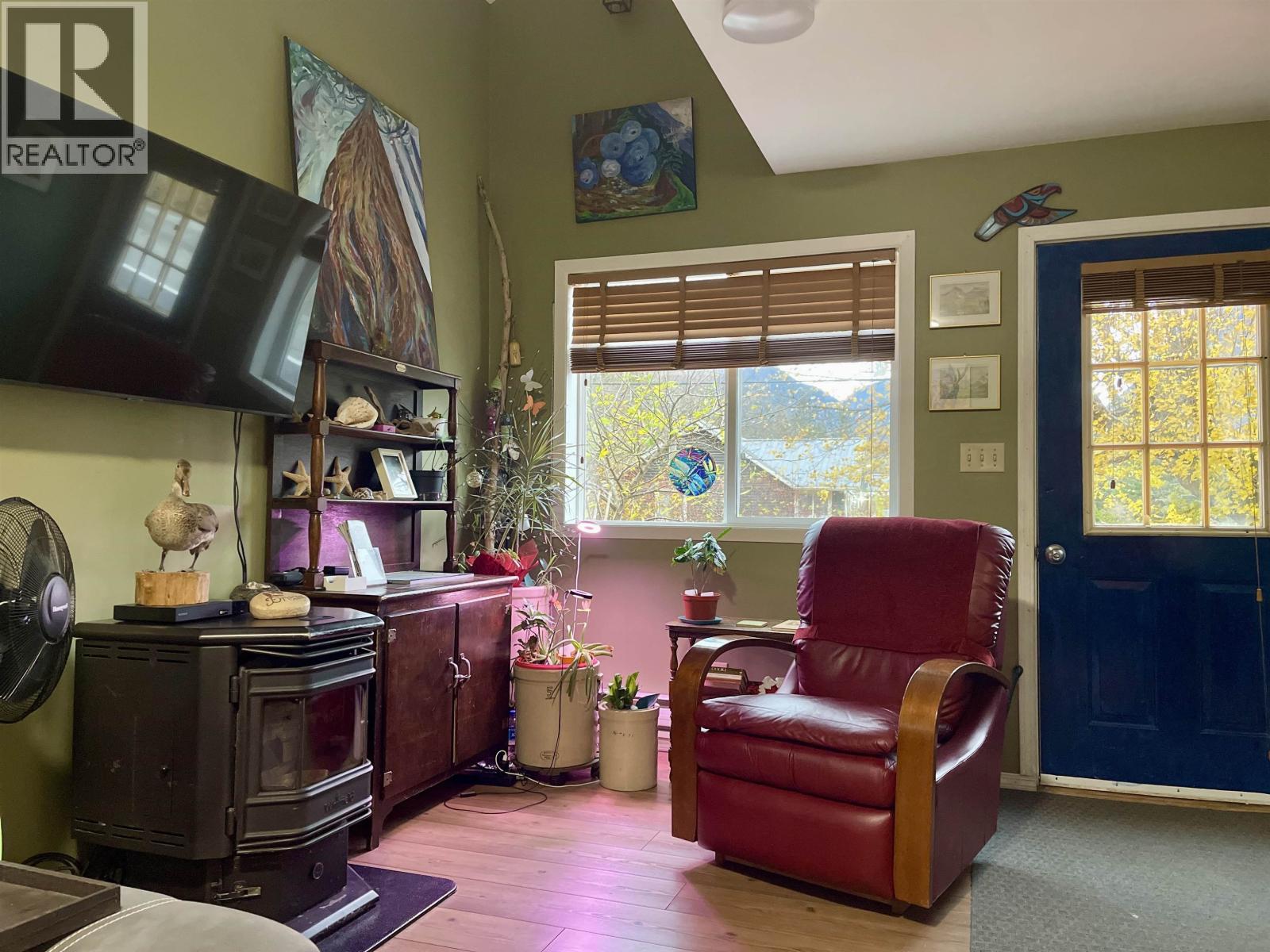 259 20 Mackenzie Highway, Hagensborg, BC - Indoor