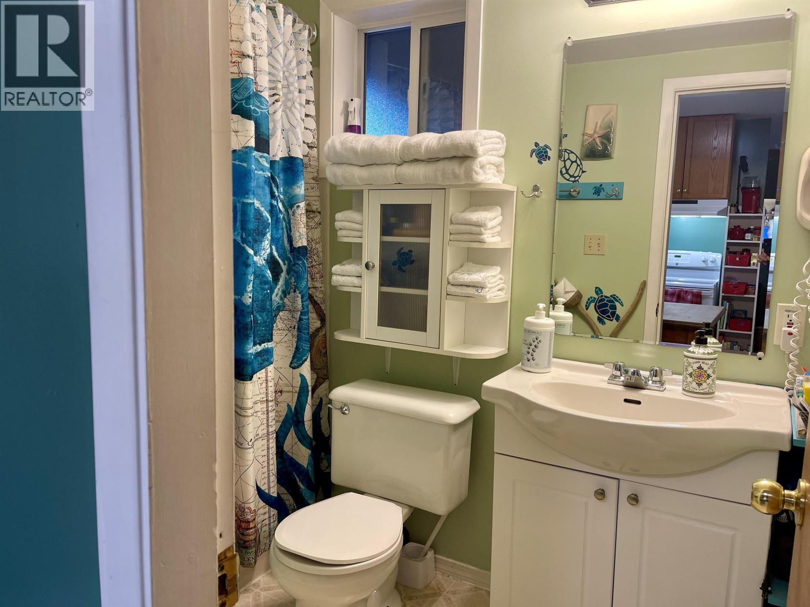 259 20 Mackenzie Highway, Hagensborg, BC - Indoor Photo Showing Bathroom