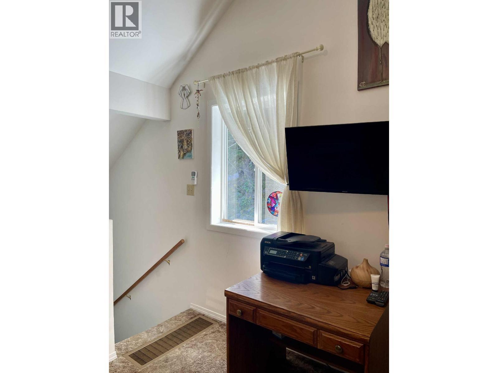 259 20 Mackenzie Highway, Hagensborg, BC - Indoor Photo Showing Other Room