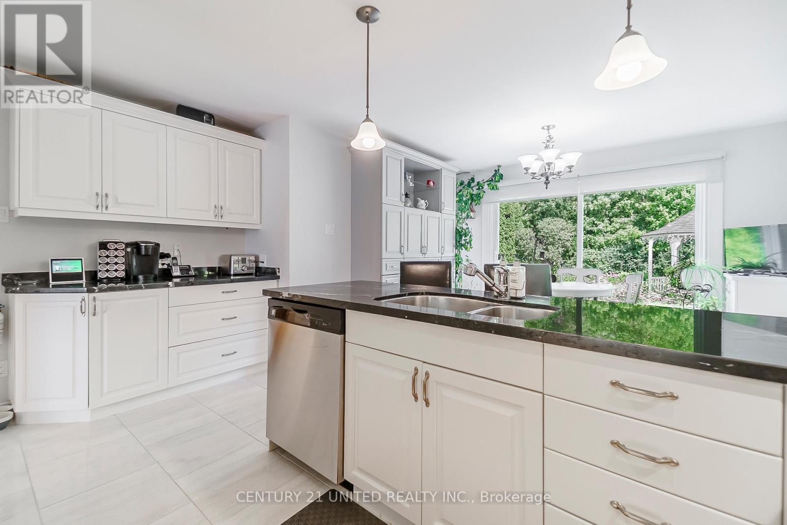 1656 Champlain Drive, Peterborough (Northcrest Ward 5), ON - Indoor Photo Showing Kitchen With Double Sink