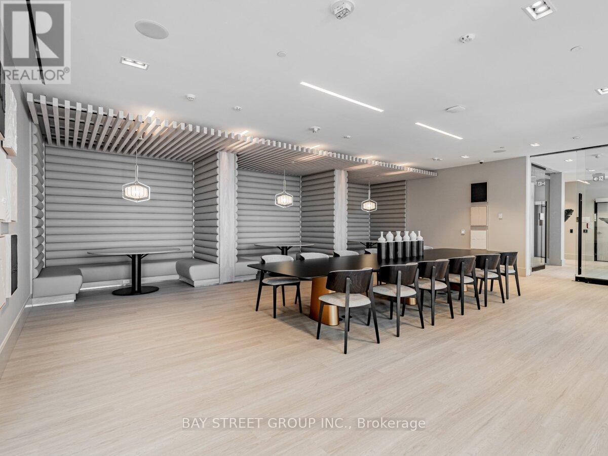 1909 - 2020 Bathurst Street, Toronto, ON - Indoor