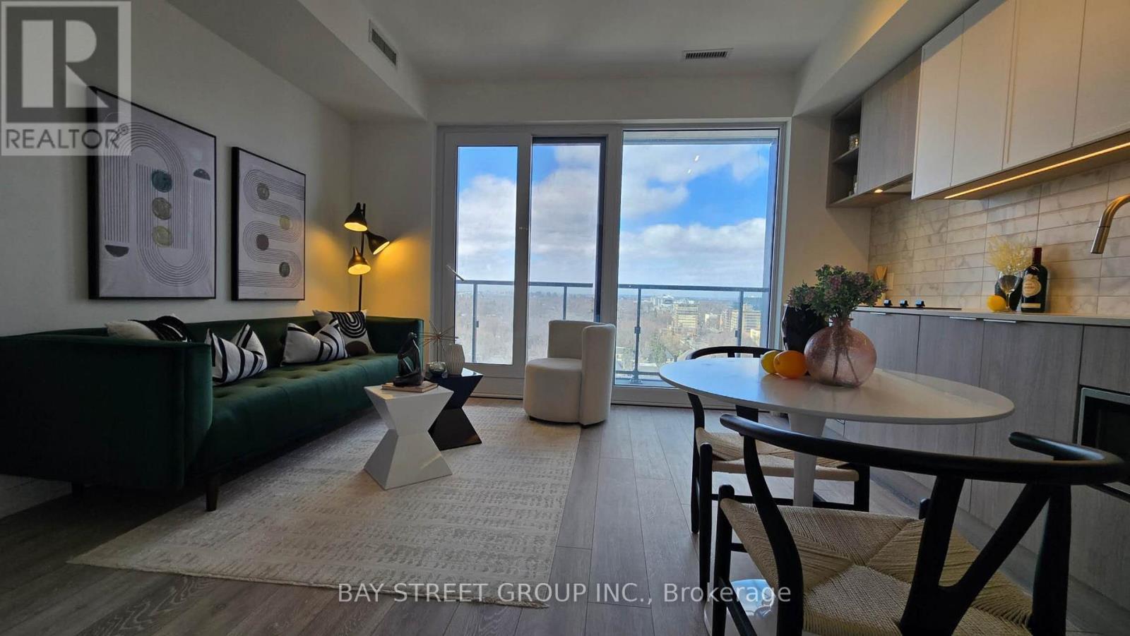 1909 - 2020 Bathurst Street, Toronto, ON - Indoor