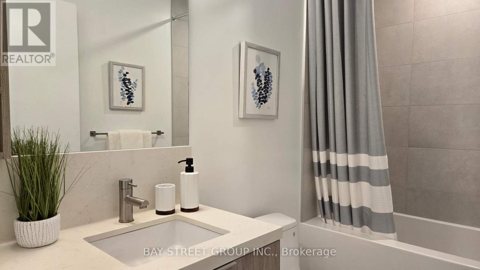 1909 - 2020 Bathurst Street, Toronto, ON - Indoor Photo Showing Bathroom