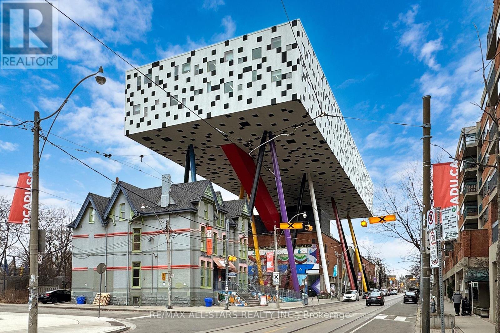 300 - 14 Mccaul Street, Toronto, ON