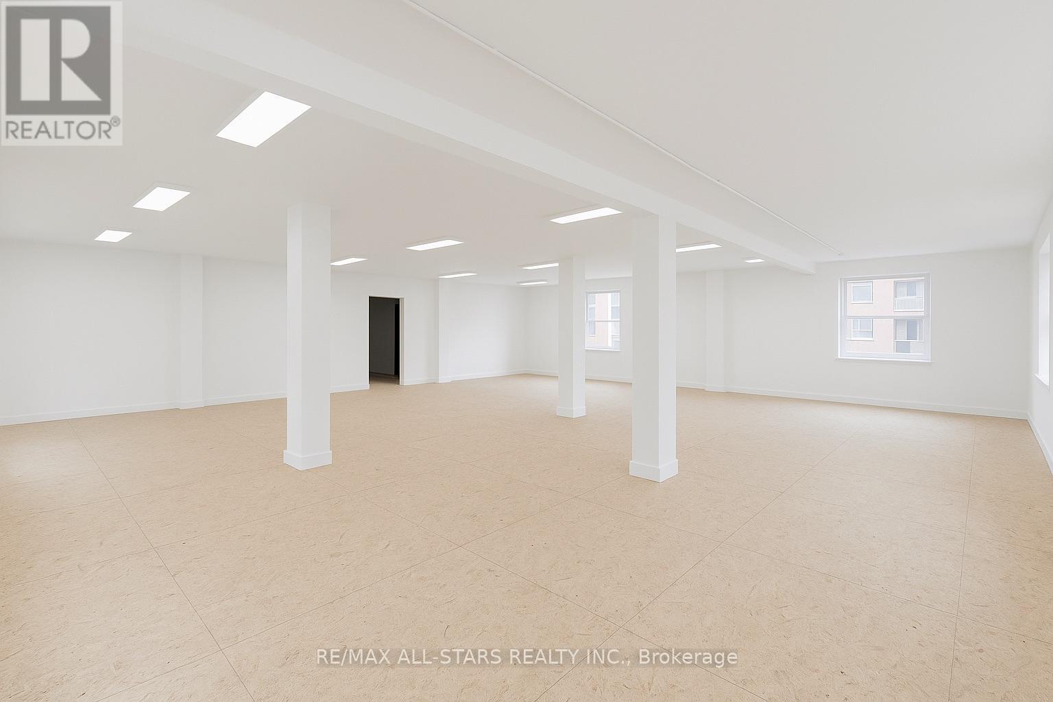 300 - 14 Mccaul Street, Toronto, ON