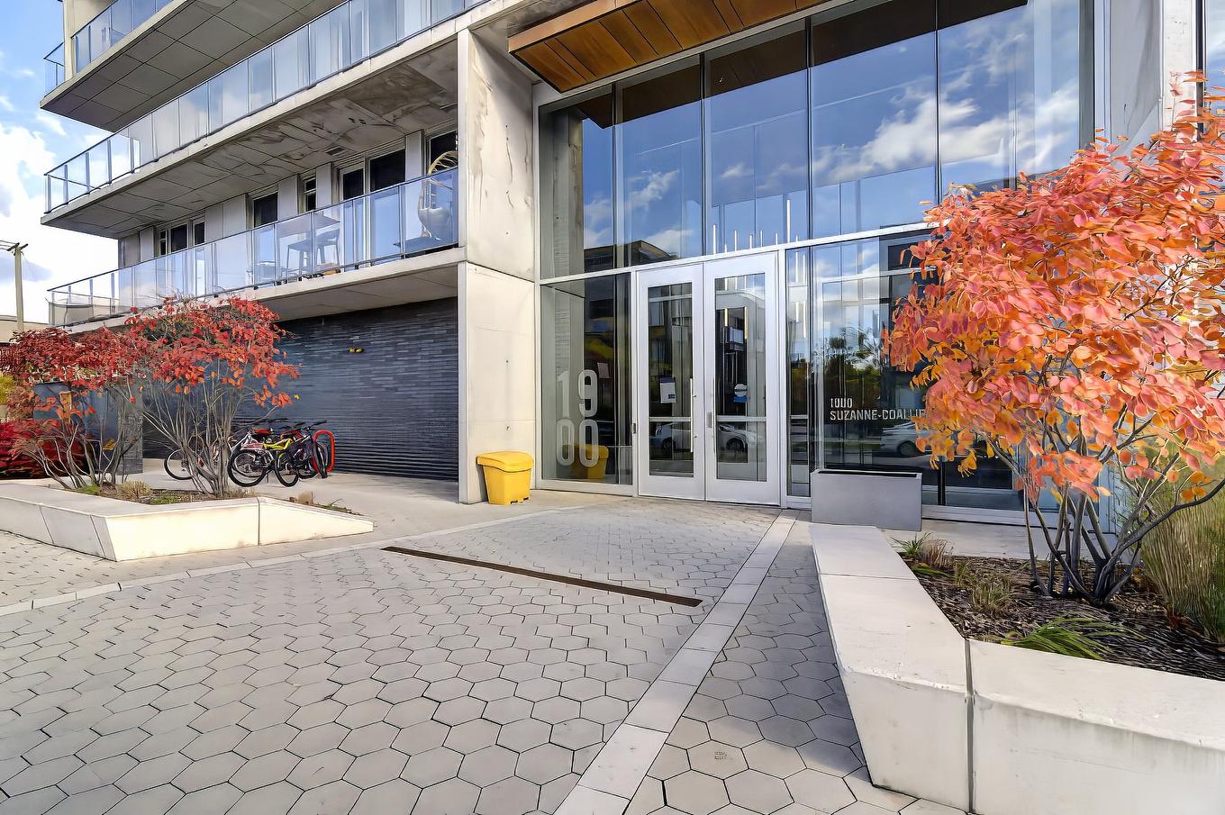 Exterior entrance - 406-1900 Rue Suzanne-Coallier, Montréal (Saint-Laurent), QC - Outdoor