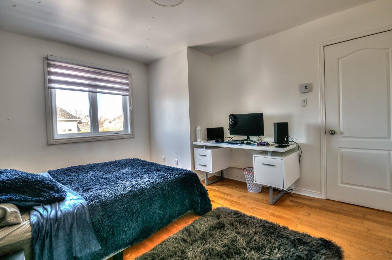 Chambre à coucher - 18 Place De Fontenay, Sainte-Julie, QC - Indoor Photo Showing Bedroom