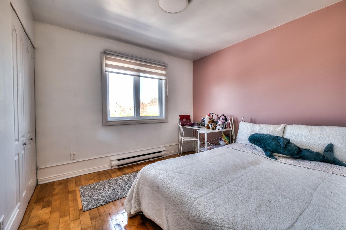 Chambre à coucher - 18 Place De Fontenay, Sainte-Julie, QC - Indoor Photo Showing Bedroom
